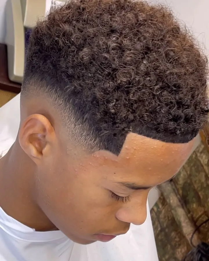 Šišanje u VR Barbershopu