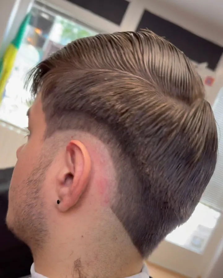 Šišanje u VR Barbershopu