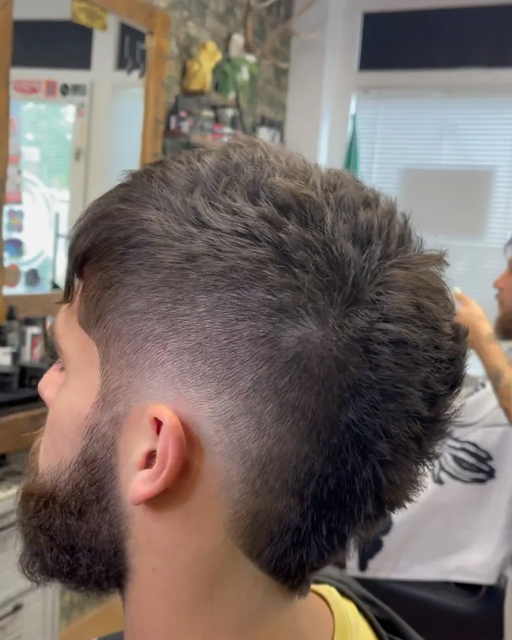Šišanje u VR Barbershopu