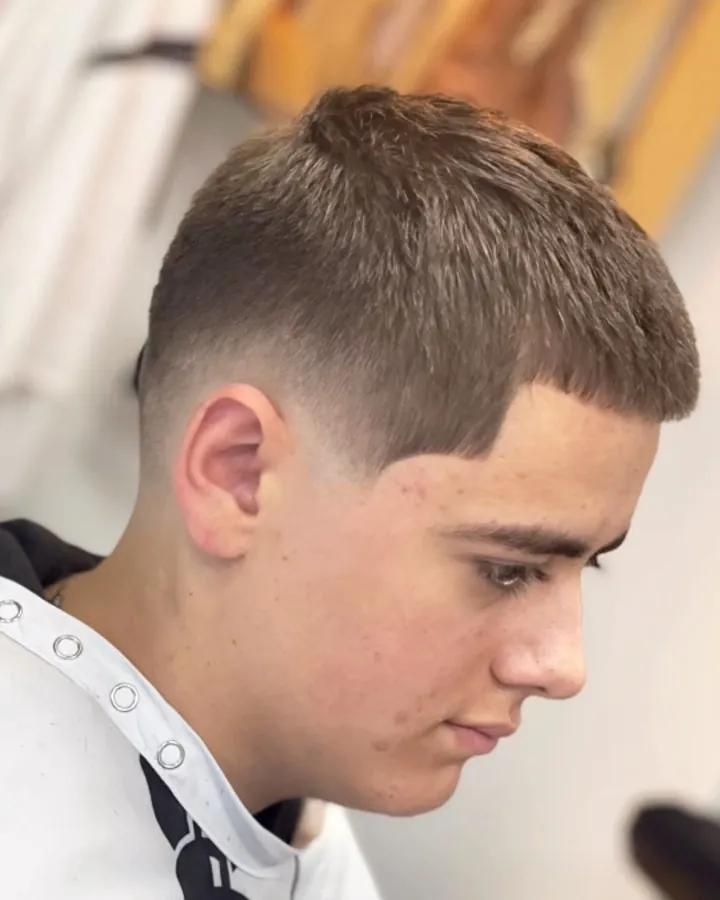 Šišanje u VR Barbershopu